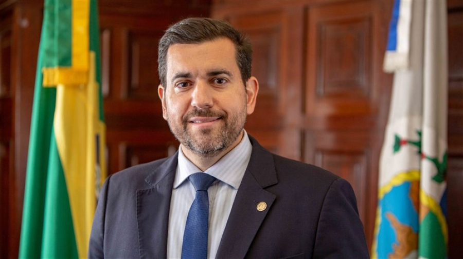 TRE-RJ retotaliza votos após cassação de Bacellar, e Delegado Carlos Augusto assume vaga na Alerj