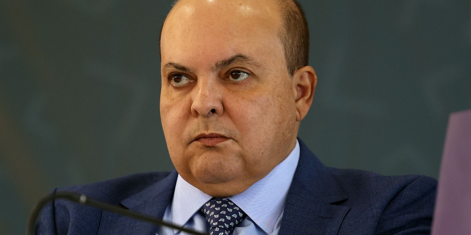 Após falta de Ibaneis em CPI, presidente pede convocação do governador