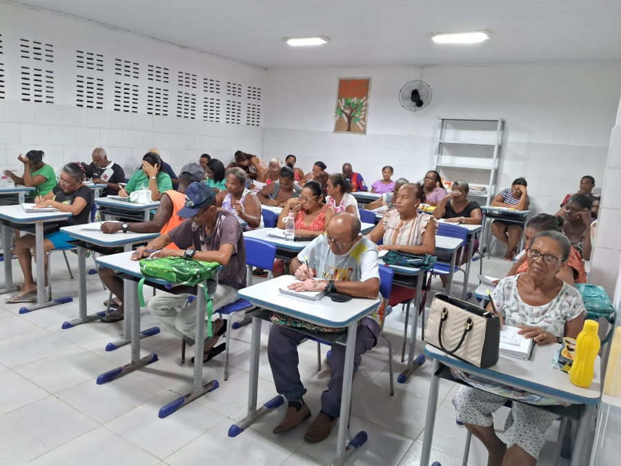 EJA abre vagas para quem deseja concluir o Ensino Fundamental em Campos