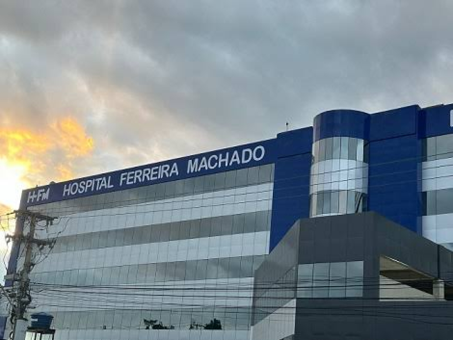 Homem fica gravemente ferido em acidente entre moto e carro na BR-356, em Campos